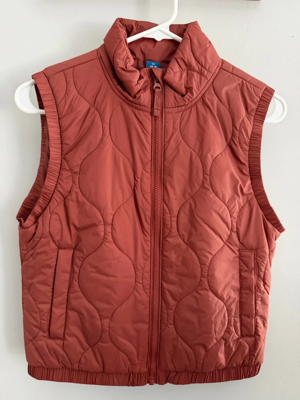 OLD NAVY Girls Cropped Quilted Vest Rust Color Size XL 14–16